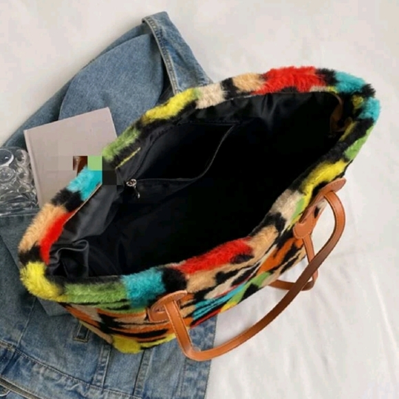 Letter Graphic Fluffy Shoulder Bag - Picture 3 of 6